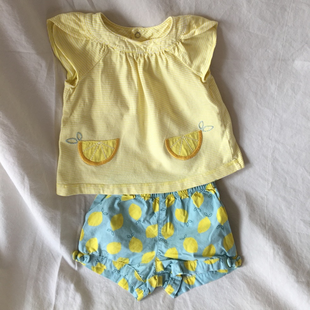 3 for $15 🍋 Just One You Shirt & Shorts Set 🍋
